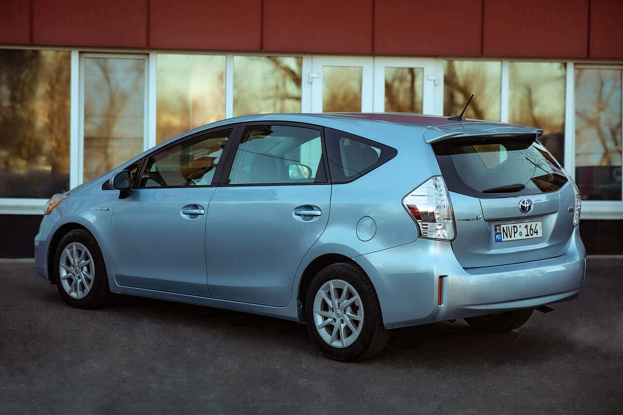 Prius V